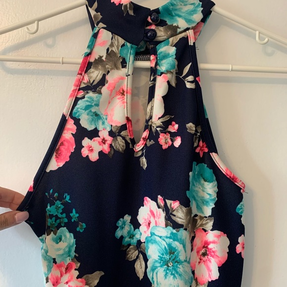 Sleeveless high neck floral dress - Picture 2 of 2